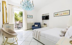 Queen Suite - Luxury Rooms (Adults Only)